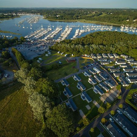 Mercury Yacht Harbour And Holiday Park Bursledon Exterior foto