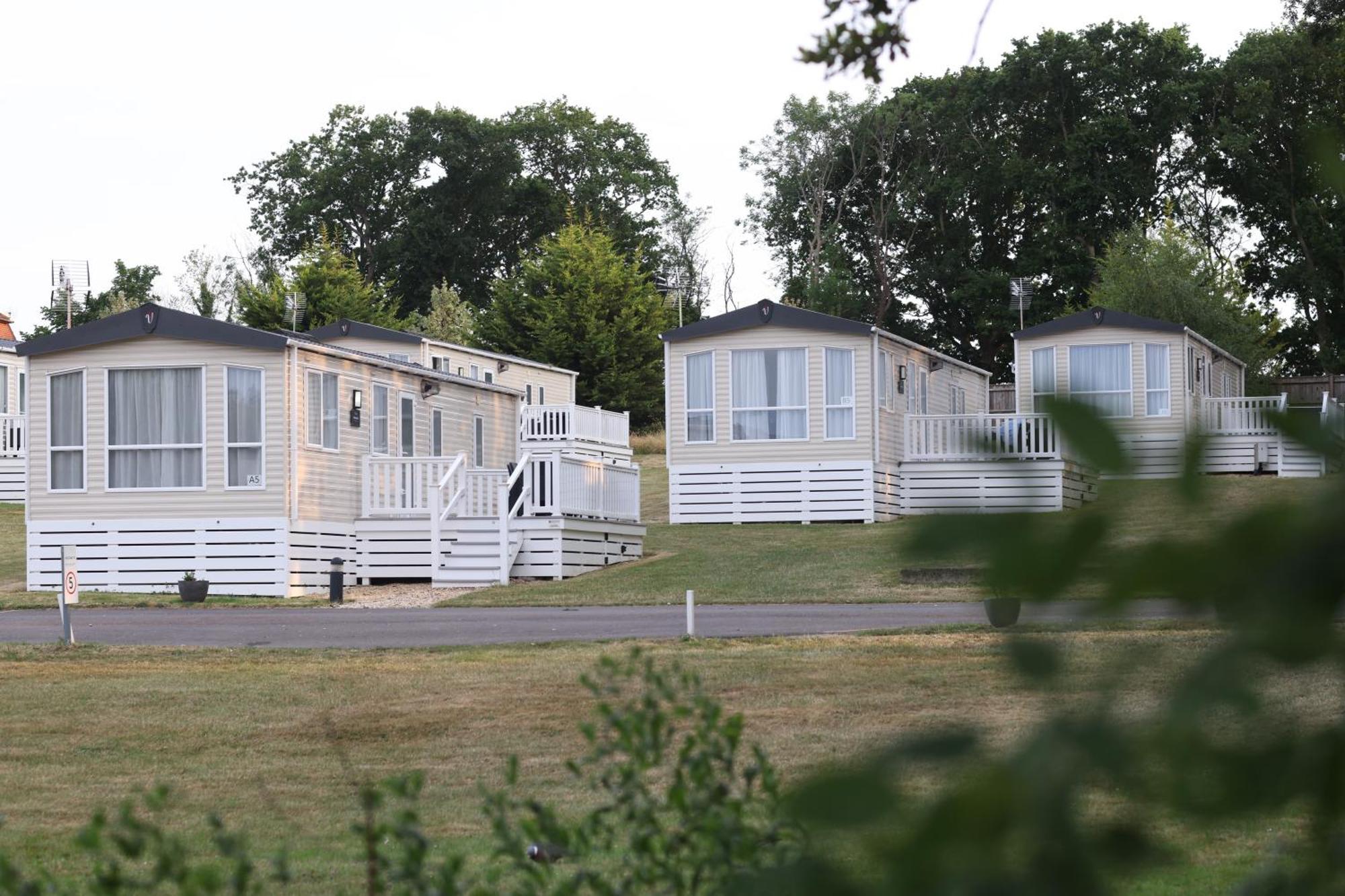 Mercury Yacht Harbour And Holiday Park Bursledon Exterior foto