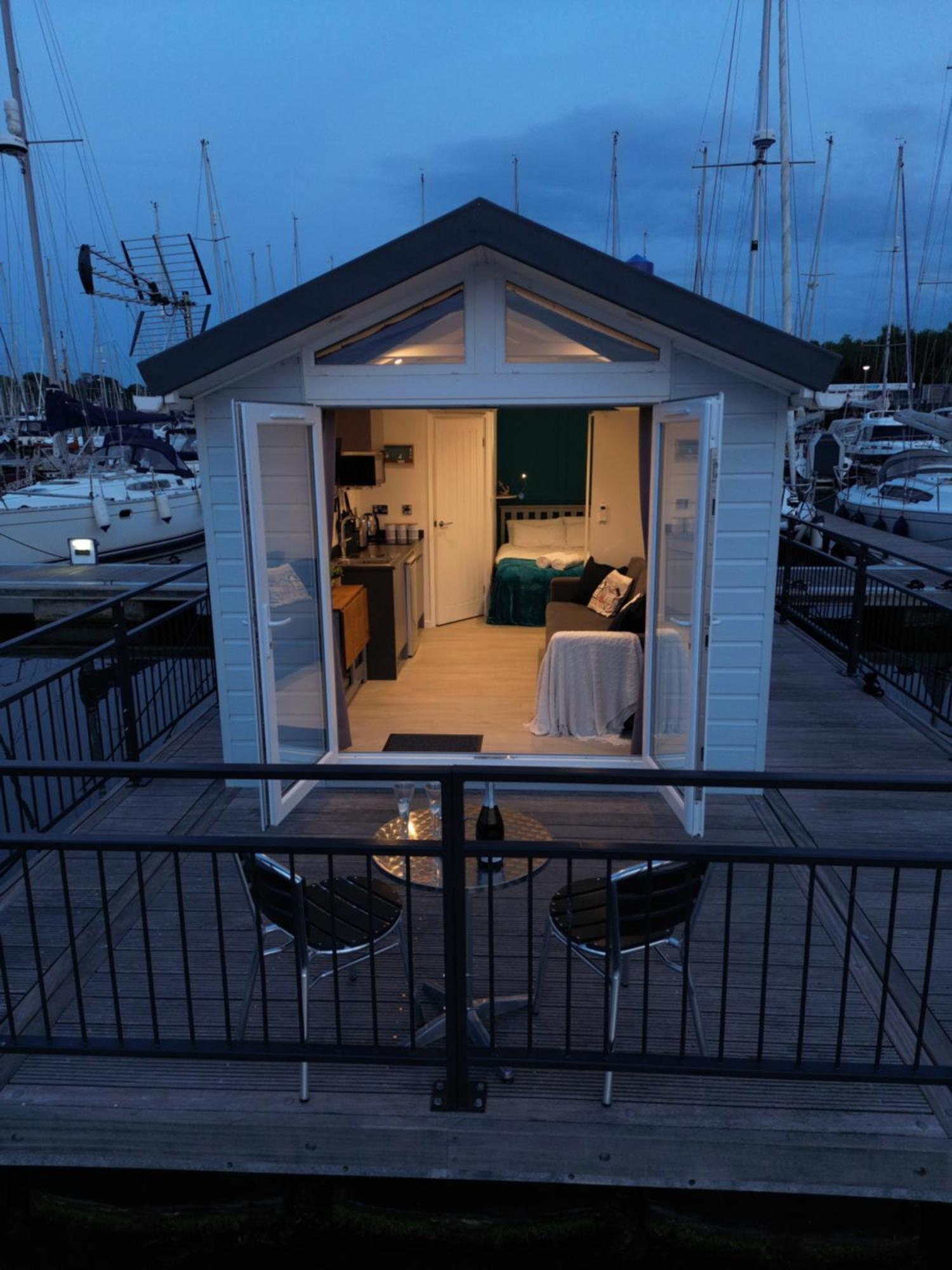 Mercury Yacht Harbour And Holiday Park Bursledon Exterior foto